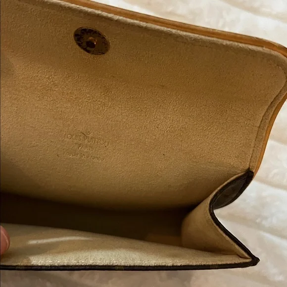 Louis Vuitton Classic Monogram Crossbody Bag - Picture 2 of 8